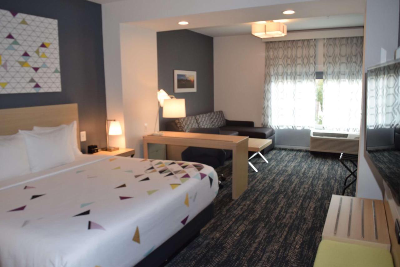 La Quinta Inn & Suites By Wyndham Manassas, Va- Dulles Airport Bagian luar foto