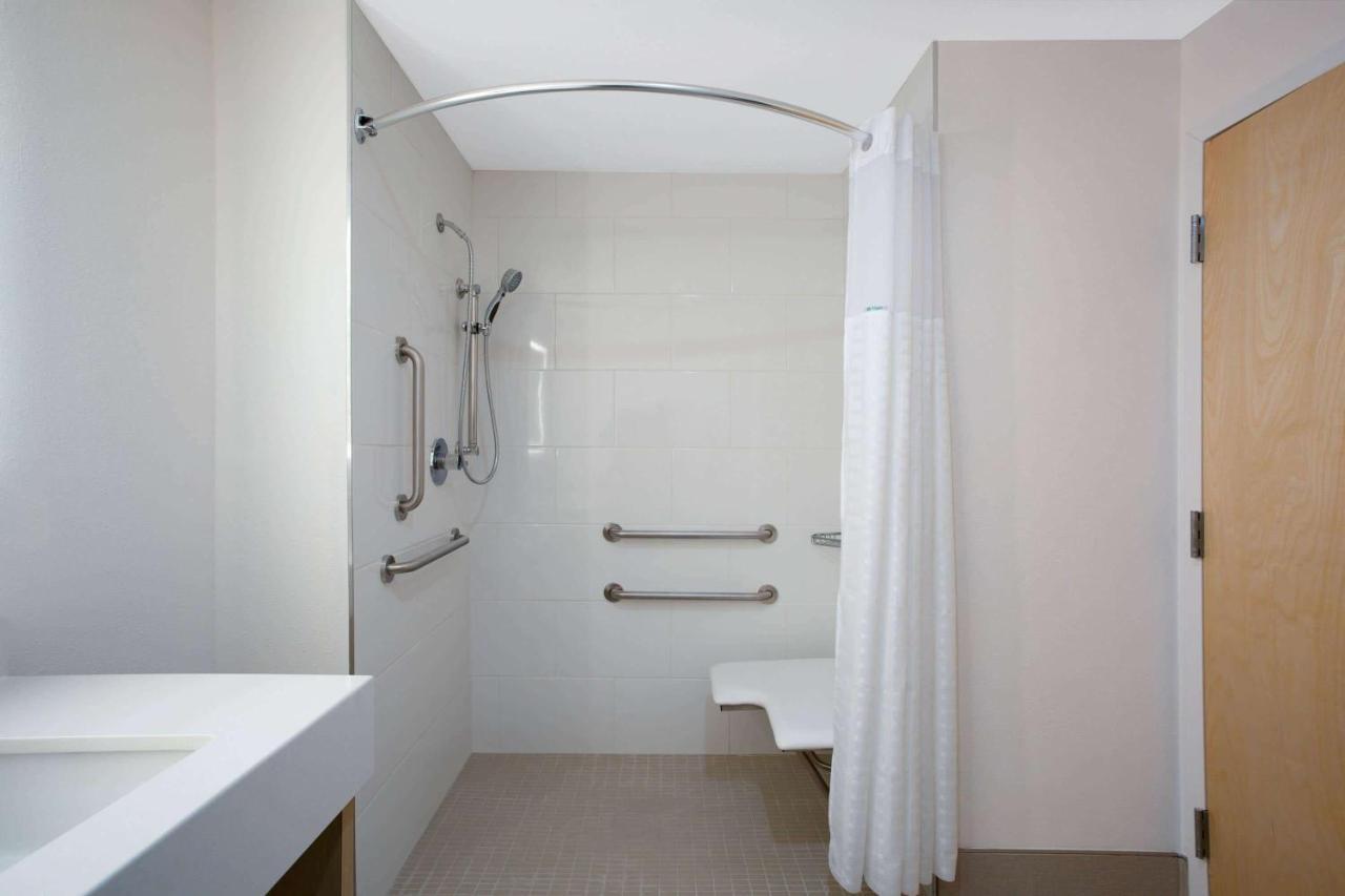 La Quinta Inn & Suites By Wyndham Manassas, Va- Dulles Airport Bagian luar foto